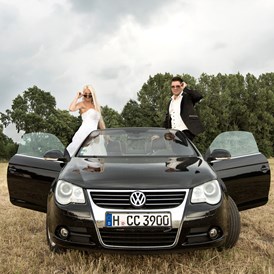 Hochzeitsfotograf: Fotoshooting mit Auto - Fotografenmeisterin Aleksandra Marsfelden
