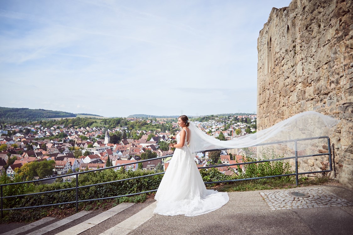 Hochzeitsfotograf: Braut fliegender Schleier - Simon Braun