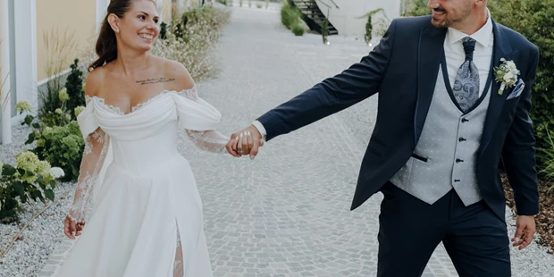 Hochzeitsfotos - Art des Shootings: Trash your Dress - Maria-Lanzendorf - Graf Haider Gut - Margarita Shut
