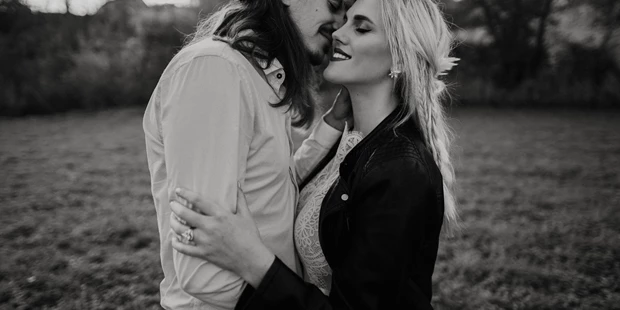 Hochzeitsfotos - Art des Shootings: Trash your Dress - Maria-Lanzendorf - Andrea + Christof - BLISS & DELIGHT AUTHENTIC WEDDING PHOTOS AND VIDEOS