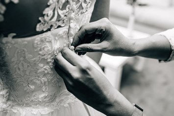 Hochzeitsfotograf: Moderne und authentische Hochzeitsfotografie aus Essen - mit Liebe zum Detail! - Claudia Krawinkel Fotografie