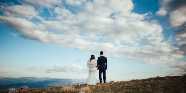 Hochzeitsfotos - Art des Shootings: Trash your Dress - Maria-Lanzendorf - Karlo Gavric