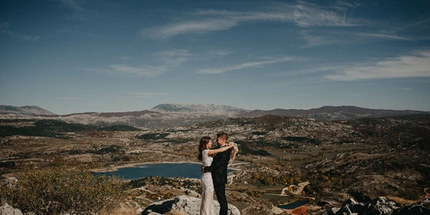 Hochzeitsfotos - Art des Shootings: Trash your Dress - Maria-Lanzendorf - Karlo Gavric