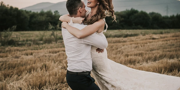Hochzeitsfotos - Art des Shootings: Trash your Dress - Maria-Lanzendorf - Karlo Gavric