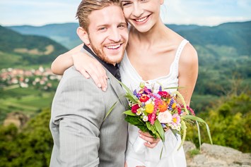 Hochzeitsfotograf: Hochzeitsreportage mit einem Brautpaar in Österreich - Alexander Pfeffel - premium film & fotografei