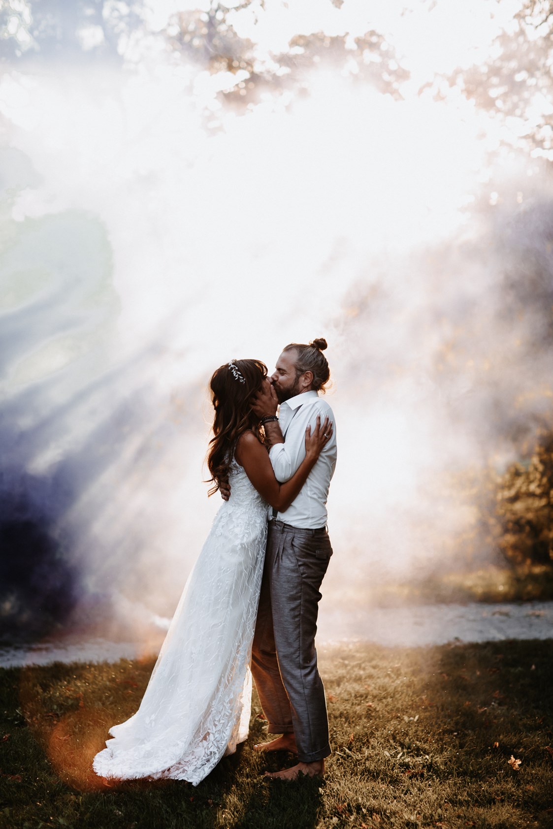 Hochzeitsfotograf: Rauchbomben im Hintergrund
 - Monika Pachler-Blaimauer