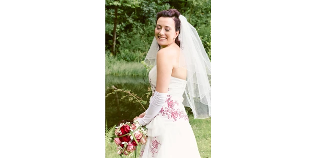 Hochzeitsfotos - zweite Kamera - Elbeland - Happy bride... - neero Fotografie und Grafik