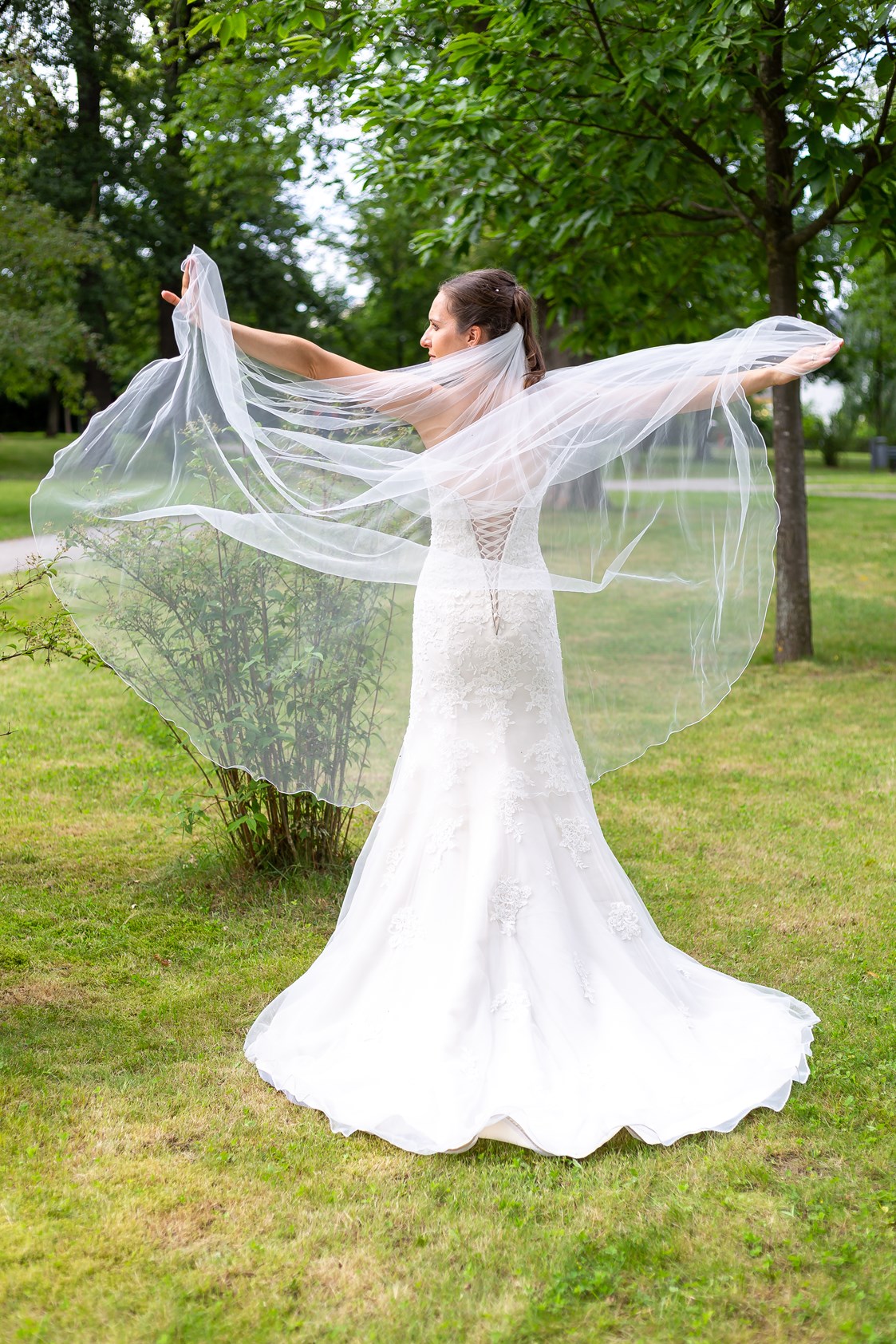 Hochzeitsfotograf: tanzende Braut - neero Fotografie und Grafik