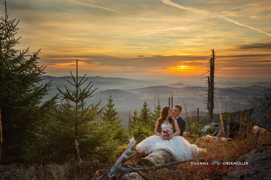 Hochzeitsfotograf: Afterwedding Shooting auf dem Dreisessl im Bayerischen Wald  - Yvonne Obermüller Fotografie
