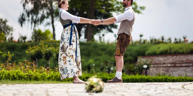 Hochzeitsfotos - Art des Shootings: Trash your Dress - Maria-Lanzendorf - schelberger.fotografie