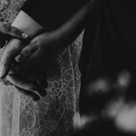 Hochzeitsfotograf: Hände sind mein Lieblingsdetail - sie drücken so viel Gefühl aus! - Magda Maria Photography