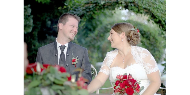 Hochzeitsfotos - Art des Shootings: Trash your Dress - Maria-Lanzendorf - Romantik pur im Viola im Schloss - Fink Pictures by Iris Fink