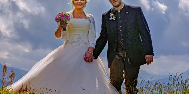 Hochzeitsfotos - Fotostudio - Schladming-Dachstein - Natascha und Tobias: Echte Bayern feierten zünftig auf der Planai.
Die schönsten Erinnerungsbilder wie immer von FotoTOM - TOM Eitzinger