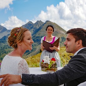 Hochzeitsfotograf:  Charlotte und Kian aus München trauten sich am Planai-Berg
Die schönsten Erinnerungsbilder wie immer von FotoTOM - TOM Eitzinger