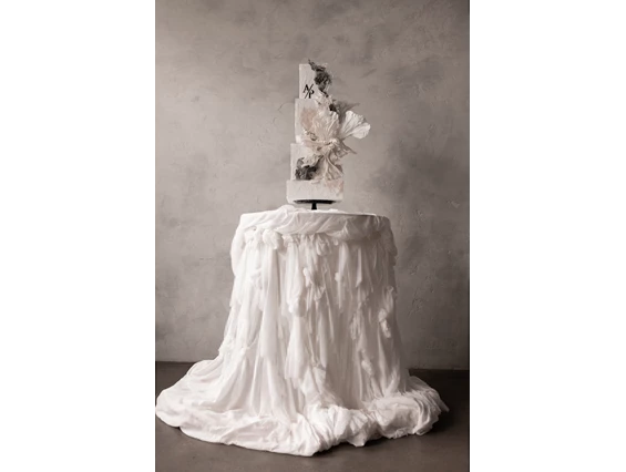 Hochzeitsfotograf: Hochzeitsfotografin Westerwald Hochzeitsfotografin Koblenz Hochzeitsfotografin Köln Hochzeiten fotografieren Hochzeitsfotograf gesucht heiraten 2025 Hochzeit Wedding wedding photographer Jana Bleich Fotografie Jana Bleich Fotografin gesucht getting ready Freie Trauung Kirchliche Trauung - Jana Bleich Fotografie