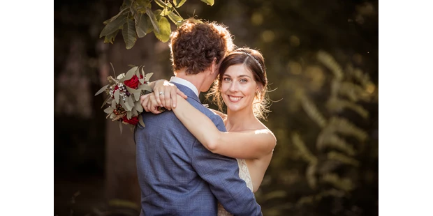 Hochzeitsfotos - Art des Shootings: Trash your Dress - Maria-Lanzendorf - Scheunenhochzeit in Mistelbach, Ameis - Photovoxi by Silvia
