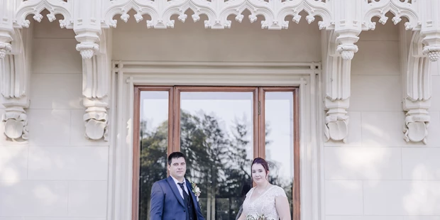 Hochzeitsfotos - Fotostudio - Wels (Wels) - Kirchliche Hochzeit in Wiener Neustadt, Paarfotos Schlosspark Hernstein - Daniela Schönthaller
