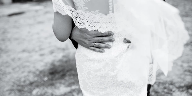 Hochzeitsfotos - Art des Shootings: Trash your Dress - Binnenland - Daniel Tetzel Fotografie
