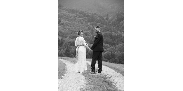 Hochzeitsfotos - Villach - Hand in Hand ein Leben lang - Fotokunstwerk von Eva