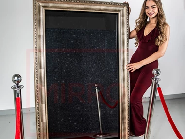 Hochzeitsfotograf: mirror selfie box - Eine Fotobox mit Mirror und Touchscreen – welcher ein einzigartiges Erlebnis zum Anfassen bietet – ein garantierter Spaß auf jedem Event! - Martin Weiss