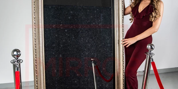 Hochzeitsfotos - Pasching (Pasching) - mirror selfie box - Eine Fotobox mit Mirror und Touchscreen – welcher ein einzigartiges Erlebnis zum Anfassen bietet – ein garantierter Spaß auf jedem Event! - Martin Weiss