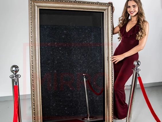 Hochzeitsfotograf: mirror selfie box - Eine Fotobox mit Mirror und Touchscreen – welcher ein einzigartiges Erlebnis zum Anfassen bietet – ein garantierter Spaß auf jedem Event! - Martin Weiss