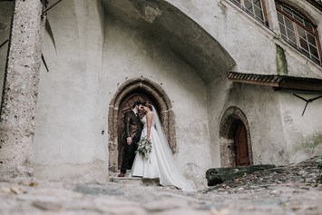 Hochzeitsfotograf: Eine wundervolle Schloßhochzeit im Schloß Friedberg in Volders - Barbara Weber Photography