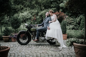 Hochzeitsfotograf: Traumhochzeit im Gut Matzen - Barbara Weber Photography