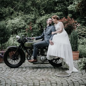 Hochzeitsfotograf: Traumhochzeit im Gut Matzen - Barbara Weber Photography