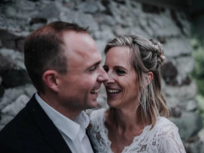 Hochzeitsfotos - Wildsteig - Regenhochzeit im Tiroler Unterland - Shots Of Love - Barbara Weber Photography