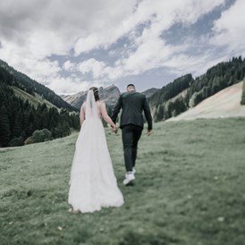 Hochzeitsfotograf: Hochzeit auf der Pulvermacheralm mit Bergpanorama - Shots Of Love - Barbara Weber Photography
