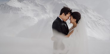 Hochzeitsfotos - PLZ 6152 (Österreich) - Winter Hochzeit in der Schweiz - Blitzkneisser