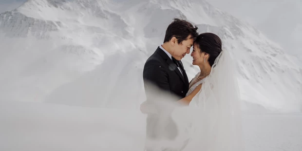Hochzeitsfotos - Wildsteig - Winter Hochzeit in der Schweiz - Blitzkneisser