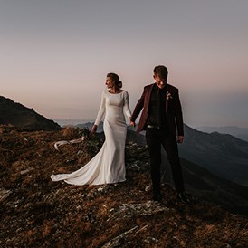 Hochzeitsfotograf: Berghochzeit im Abendlicht - Blitzkneisser