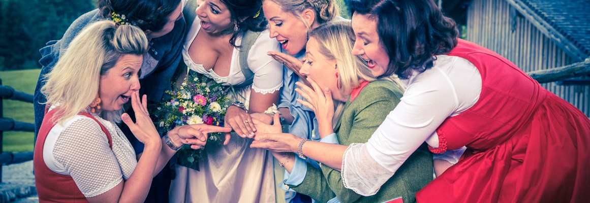 Hochzeitsfotograf: Mädeslrunde - Dein schönster Tag - Hochzeitsfotografie