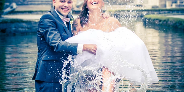 Hochzeitsfotos - Fotostudio - Wels (Wels) - Kurze Abkühlung - Dein schönster Tag - Hochzeitsfotografie