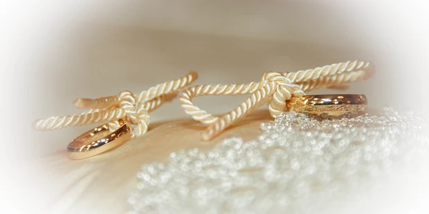 Hochzeitsfotos - Fotostudio - Wels (Wels) - Die Ringe -  ein Symbol der Unendlichkeit und Beständigkeit - Dein schönster Tag - Hochzeitsfotografie