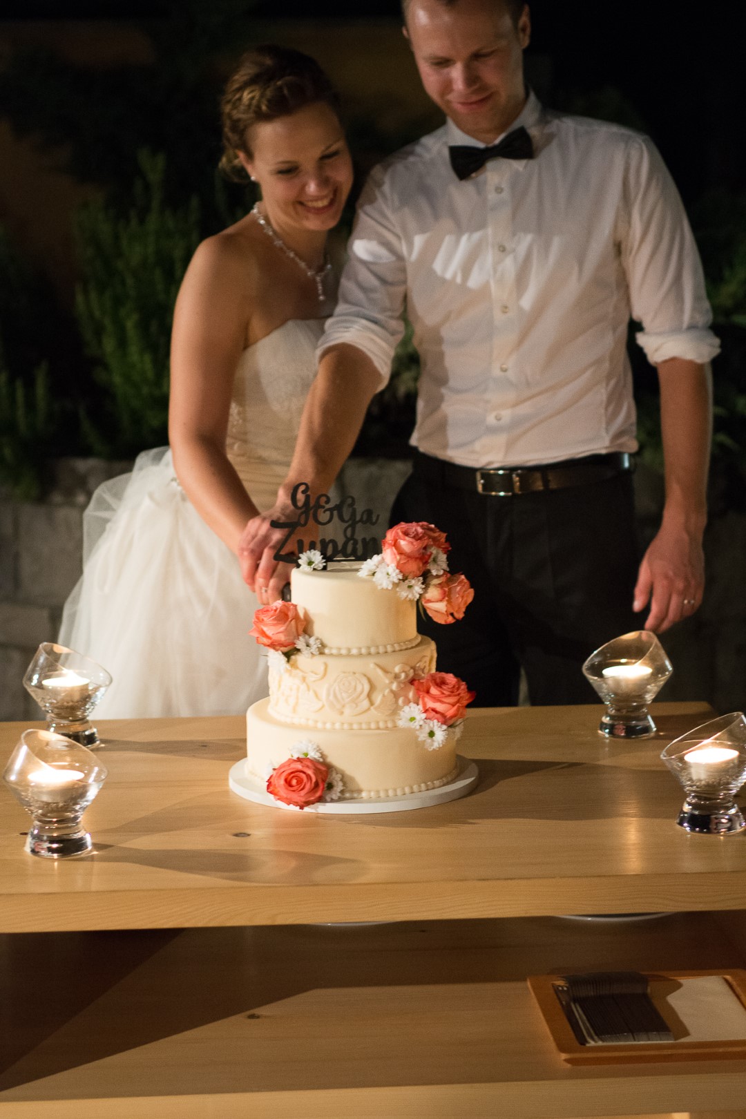 Hochzeitsfotograf: Destination Hochzeitsfotograf Klagenfurt am Wörthersee, Wien, Österreich, Bled Slowenien, Ljubljana Slowenien, Kroatien  Herzliche und professionelle BetreuungDie Hochzeit - Einer der schönsten Tage im Leben!
Es ist immer etwas ganz besonderes ein Paar von den frühen Morgenstunden an zu begleiten, die Aufregung zu spüren, die Liebesgeschichte zu sehen. Wir freuen uns von euch zu hören! Liebe Grüße - Hochzeit Fotograf Kärnten