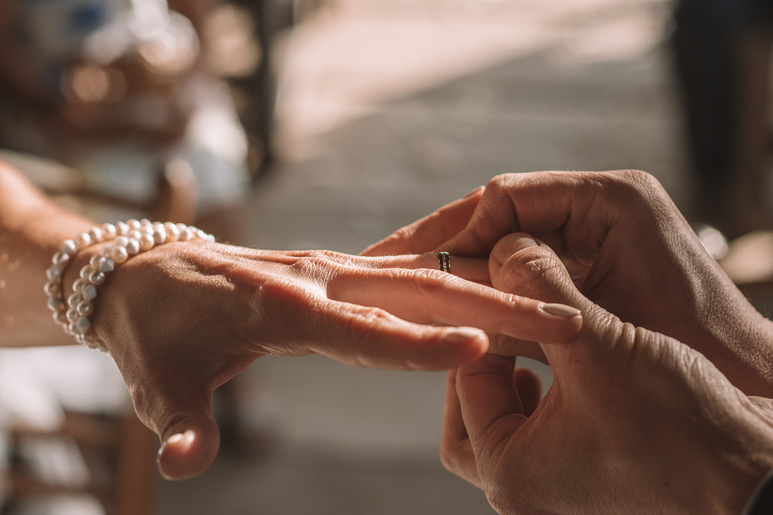 Hochzeitsfotograf: ch bin Hochzeitsfotograf in Kärnten, lebe mit meiner Familie in Villach und gebe alles für, gutes Essen, schöne Sommertage, jede menge Spass, meine FAMILIE und nicht zu vergessen Destination Hochzeitsfotograf Klagenfurt am Wörthersee, Wien, Österreich, Bled Slowenien, Ljubljana Slowenien, Kroatien Hochzeitsfotos Österreich Wien
Wien  Herzliche und professionelle Betreuung Die Hochzeit - Einer der schönsten Tage im Leben!
Es ist immer etwas ganz besonderes ein Paar von den frühen Morgenstunden an zu begleiten, die Aufregung zu spüren, die Liebesgeschichte zu sehen. Wir freuen uns von euch zu hören! Liebe Grüße
 Hochzeitsfotografen in Kärnten - Hochzeit Fotograf Kärnten