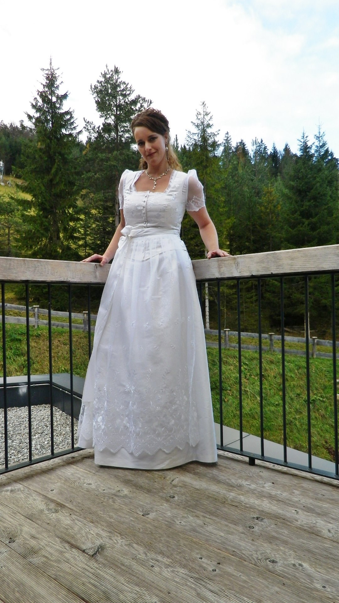 Hochzeitsfotograf: Fotoshooting Trachtenmode für die Braut

Mode by Parzinger

(c)2016 by Paparazzi-Tirol | mamaRazzi-foto - Paparazzi Tirol | MamaRazzi - Foto | Isabella Seidl Photography