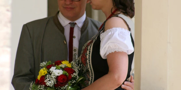 Hochzeitsfotos - Wattens - Michael und Martina
Standesamtliche Trauung inTracht
(c)2016 by Paparazzi-Tirol | mamaRazzi-foto
 - Paparazzi Tirol | MamaRazzi - Foto | Isabella Seidl Photography