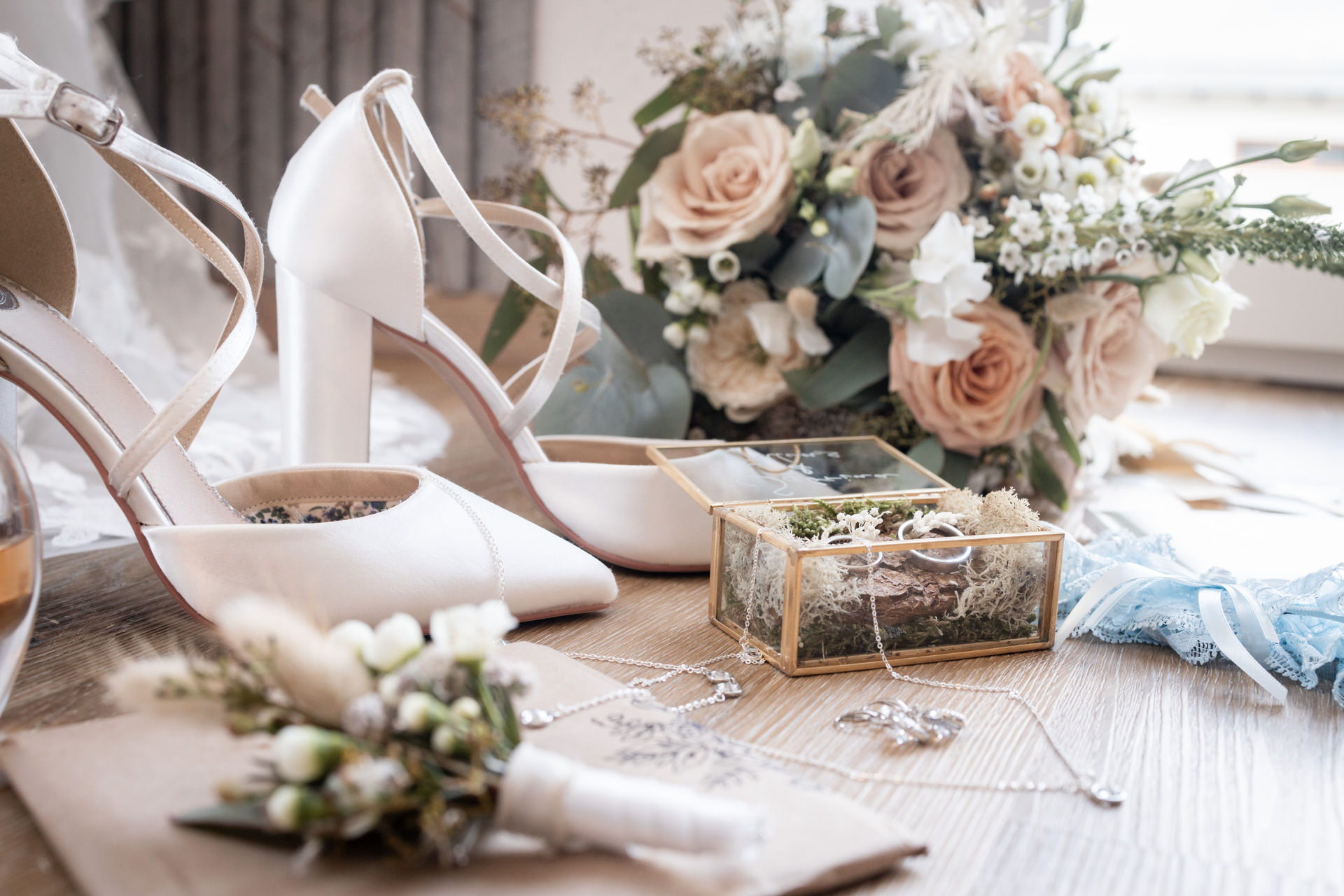 Hochzeitsfotos - Art des Shootings: Fotostory - Innsbruck - Hochzeitsdekoration, Accessoires - Inn-Frame