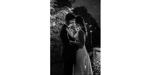 Hochzeitsfotos - Art des Shootings: Trash your Dress - Maria-Lanzendorf - Kingsize Pictures Christoph Königsmayr