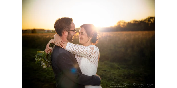 Hochzeitsfotos - Art des Shootings: Trash your Dress - Maria-Lanzendorf - Kingsize Pictures Christoph Königsmayr