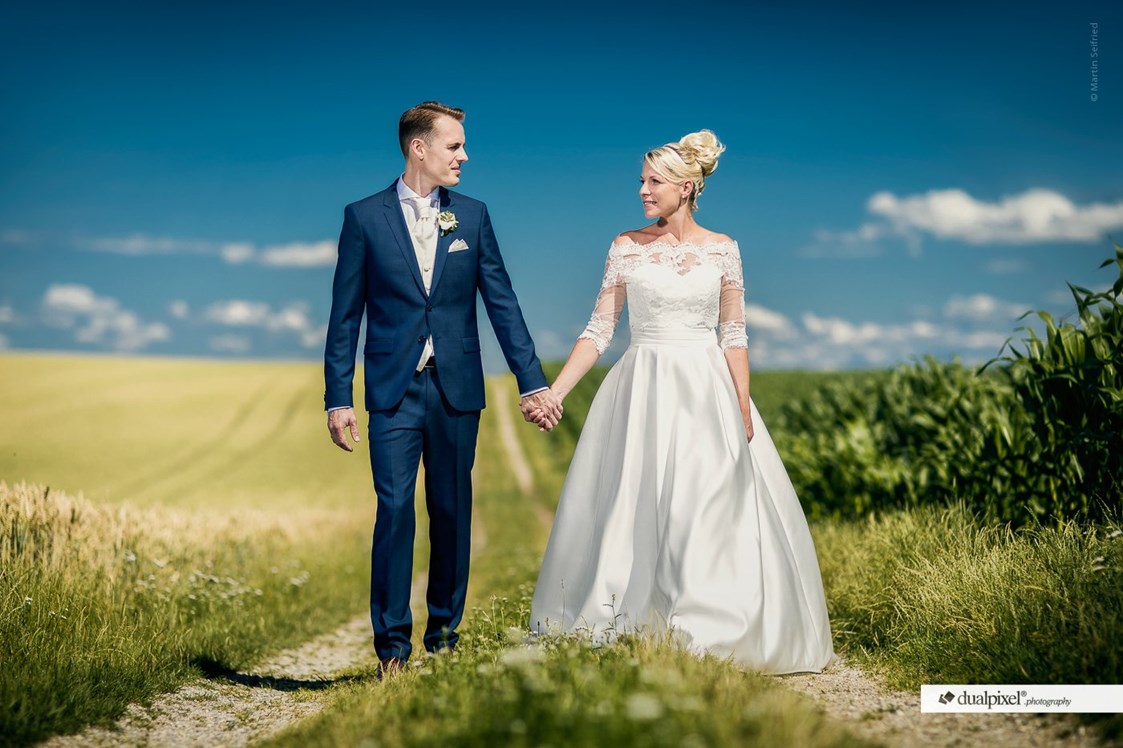 Hochzeitsfotograf: Paarshooting beim Restaurant Wirt am Teich - Visual Wedding – Martin & Katrin