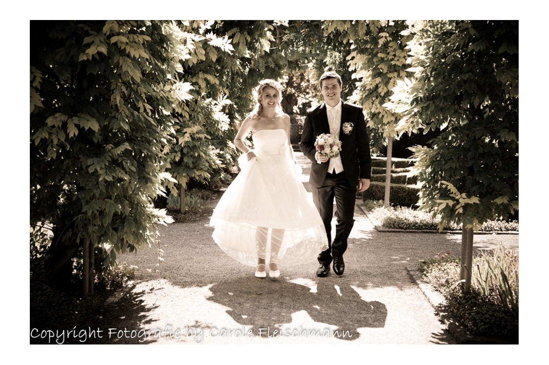 Hochzeitsfotograf: Das Brautpaar hat sich für das Paarshooting Zeit genommen. - Fotografie by Carole Fleischmann