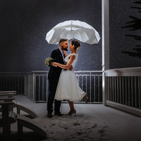 Hochzeitsfotograf: Winterhochzeit am Tegernsee - Charles Diehle - Hochzeitsfotograf München