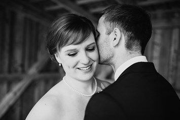 Hochzeitsfotograf: Brautpaarshooting- Standesamt Isernhagen - Auf den ersten Blick - Fotografie - Kaja Fradziak