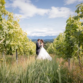 Hochzeitsfotograf: Mitten in den Weinreben - TrippelGUT Feldkirchen - Sandra Matanovic Hochzeitsfotografin Kärnten, Steiermark & Kroatien