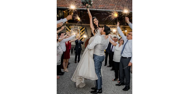 Hochzeitsfotos - Naumburg (Burgenlandkreis) - Bilder am Abend mit Wunderkerzen - Jennifer & Michael Photography